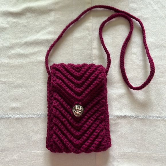 Hang crochet cell bag - Picture 3 of 4